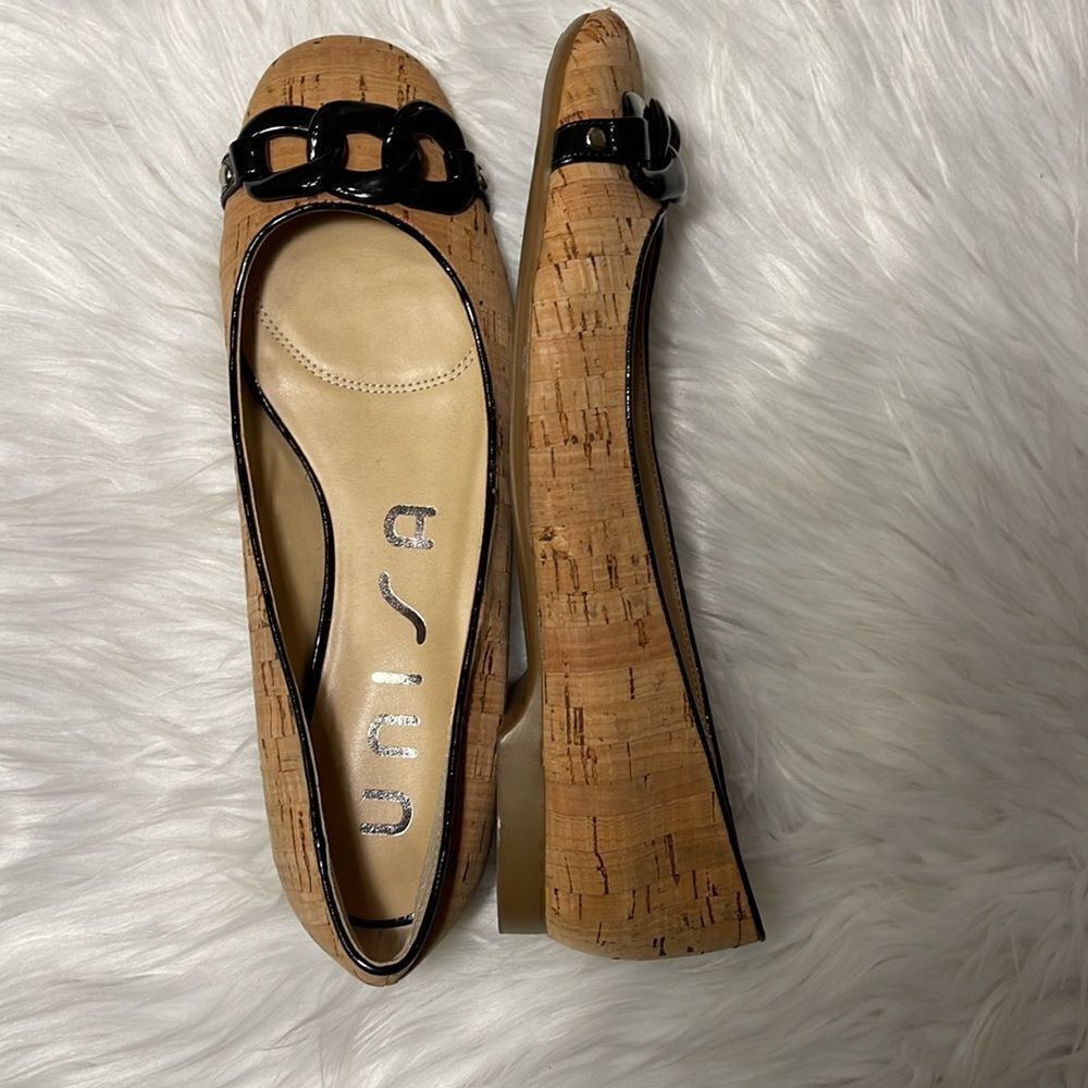 Cork flats   - Picture 3 of 3